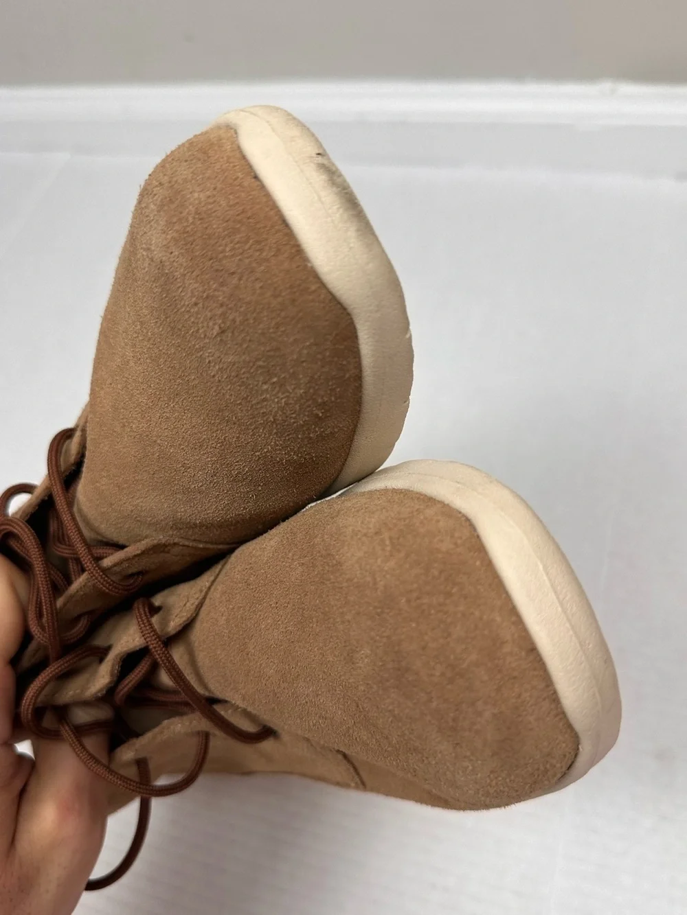 UGG Boys Canoe II Chukka Boot Size US 6.0 - EU 38